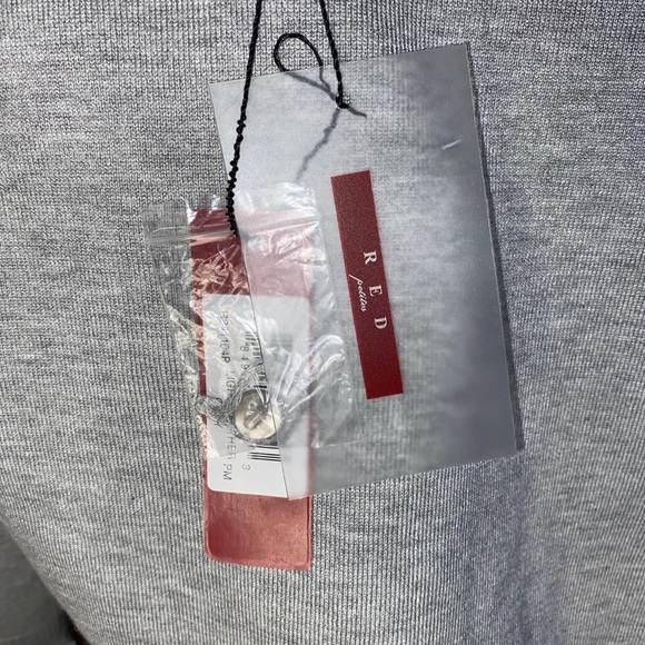 RED PETITES 3/4 SLEEVE SWEATER SIZE PM - Picture 5 of 6